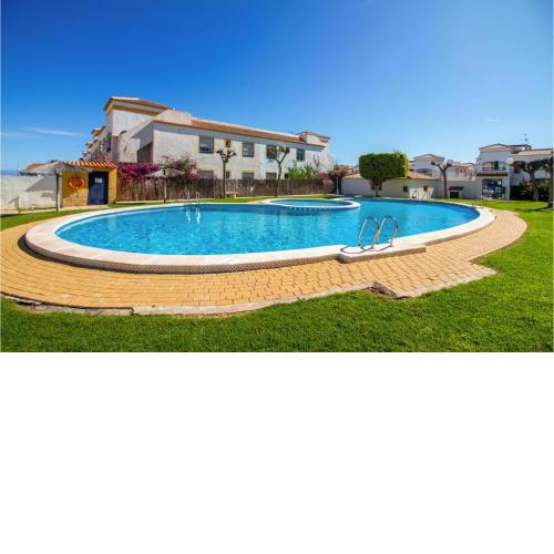 Beautiful Apartment In Santa Pola With Wifi, 3 Bedrooms And Outdoor Swimming Pool