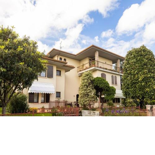 Beautiful Apartment in Sirmione near Lake