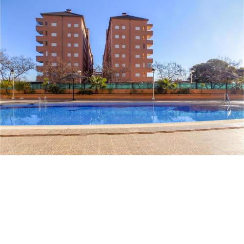 Beautiful apartment in Torre la Sal with Outdoor swimming pool, WiFi and 2 Bedrooms