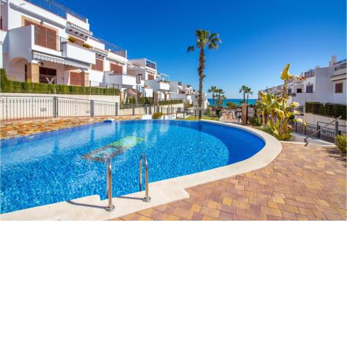 Beautiful apartment in Torrevieja with Outdoor swimming pool, WiFi and 2 Bedrooms