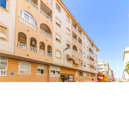 Beautiful apartment in Torrevieja with Outdoor swimming pool, WiFi and Swimming pool