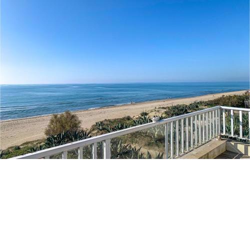 Beautiful apartment in Torvaianica with 1 Bedrooms and WiFi