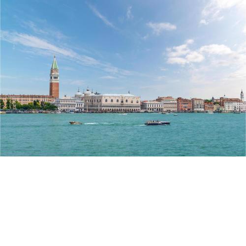 Beautiful Apartment In Venezia With Wifi And 1 Bedrooms 2