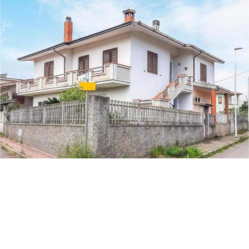 Beautiful apartment in Villaurbana with 3 Bedrooms and WiFi