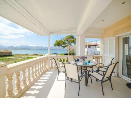 Beautiful apartment recently renovated on the pleasant beach of Barcar s