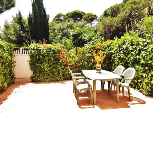 Beautiful Apartment, Swimming Pool and Beach 1