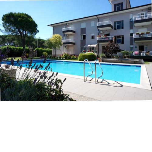 Beautiful apartment With Pool for 5 people by Beahost Rentals