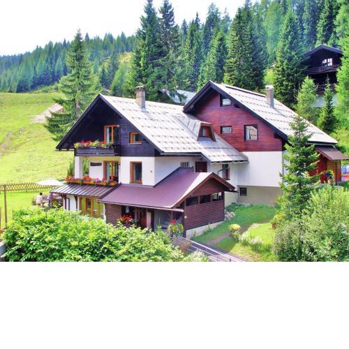 Beautiful Apartment with Sauna Balcony Ski Storage