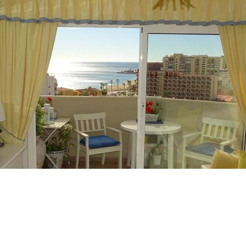 Beautiful apartment with sea views, Benal Beach