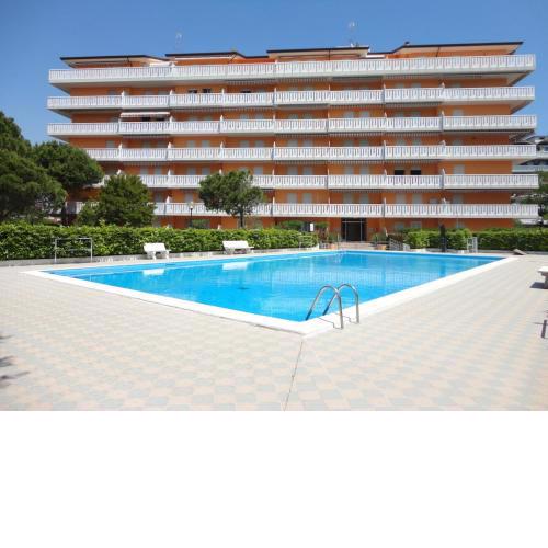Beautiful Apartment With Swimming Pool in a Great Location by Beahost Rentals