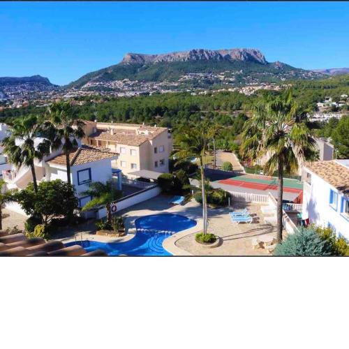 Beautiful appartement with pool and mountain view