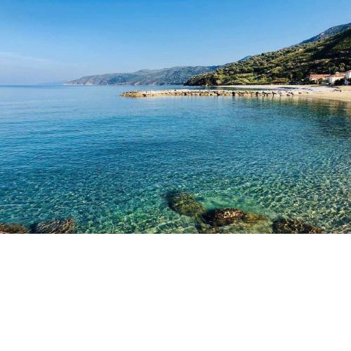 Beautiful Apt With Seaview Terrace - Happy Rentals