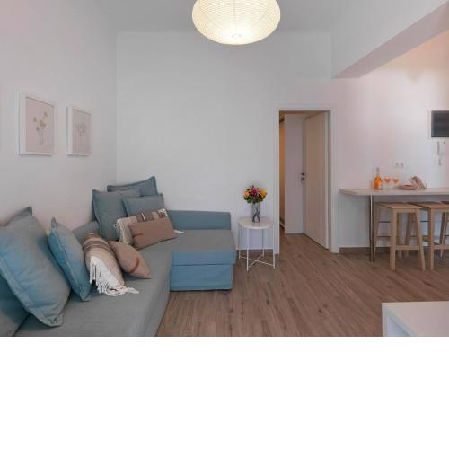 Beautiful Athenian apartment next to the center