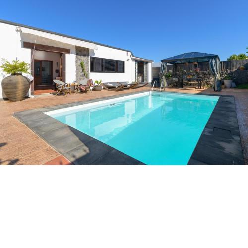 Beautiful Boho Glam Villa With Private Pool