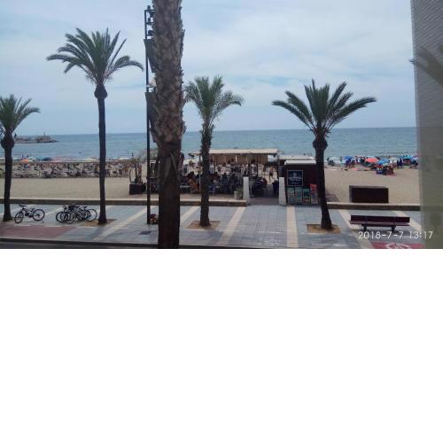Beautiful Central Apartment On The First Line, sea view