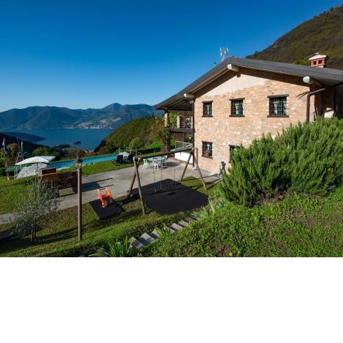 Beautiful chalet with Swimming Pool in Lombardy