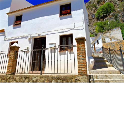 Beautiful Cottage with garden in Olvera Andalusia