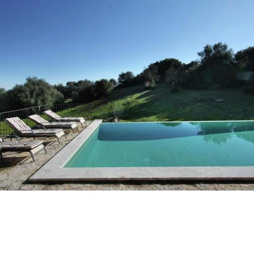 Beautiful country house with pool and panoramic views