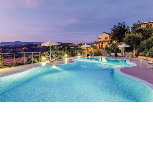 Beautiful Cozy Apt Terrace Shared Pool - Happy Rentals
