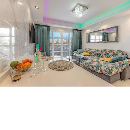 Beautiful deluxe apartment Sun and Sea