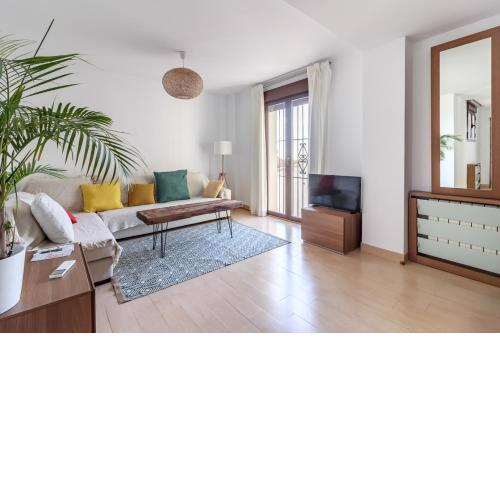 Beautiful Duplex-City Center. Parking by the house