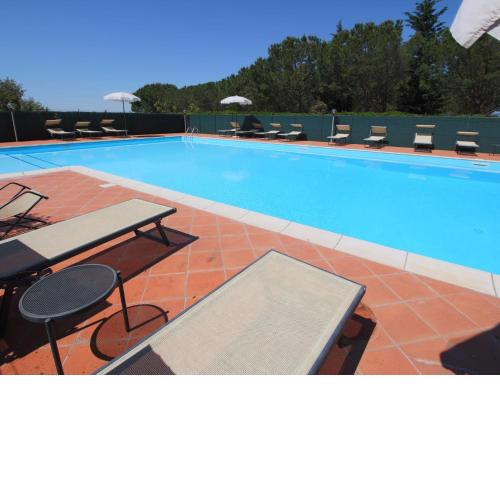 Beautiful Farmhouse in Arezzo with Swimming Pool Garden