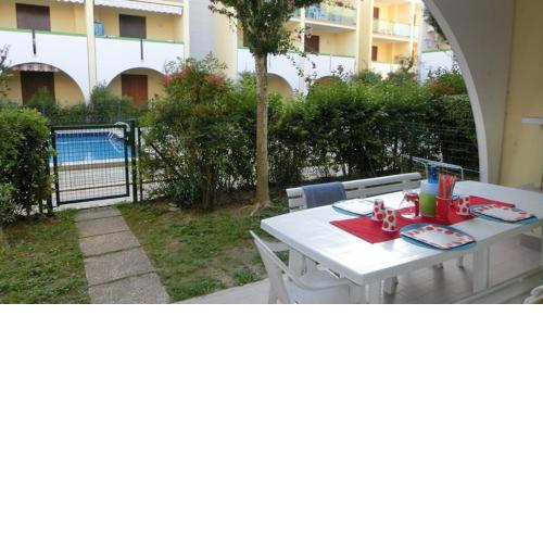 Beautiful four-roomed flat for 7 people with swimming pool - By Beahost Rentals