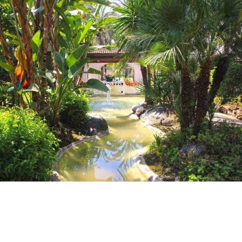 Beautiful Holiday Home in Andaluc a near Sebeach