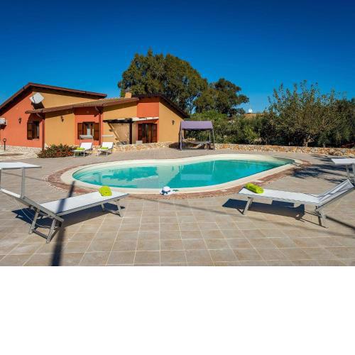 Beautiful Holiday Home in Castellammare del Golfo near Beach