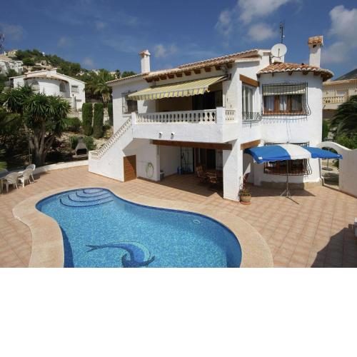 Beautiful holiday home in Moraira with private pool