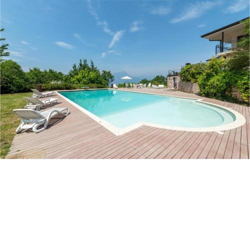 Beautiful home in Albisano with WiFi, 6 Bedrooms and Outdoor swimming pool