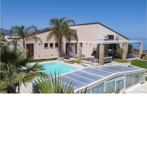 Beautiful home in Alcamo with 3 Bedrooms, WiFi and Swimming pool