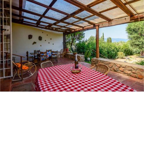 Beautiful home in Ansedonia with WiFi and 4 Bedrooms