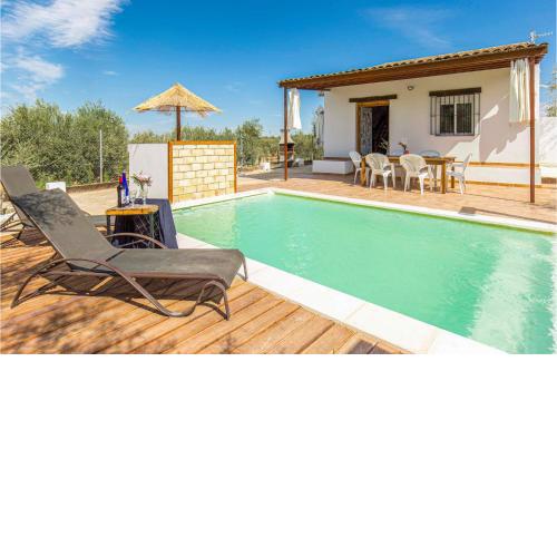Beautiful Home In Arahal With 3 Bedrooms, Wifi And Swimming Pool
