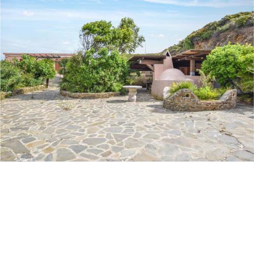 Beautiful home in Argentiera with 3 Bedrooms and WiFi