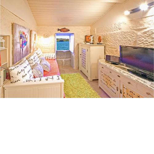 Beautiful home in Combarro with WiFi and 1 Bedrooms