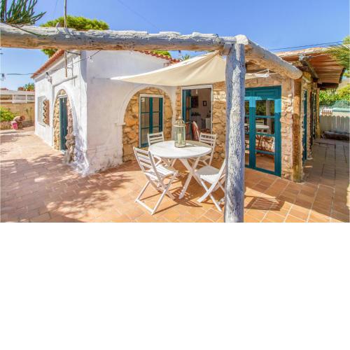Beautiful home in El Campello with Swimming pool, 3 Bedrooms and Outdoor swimming pool
