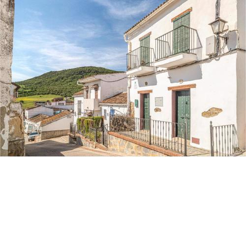 Beautiful home in El Colmenar with WiFi and 4 Bedrooms