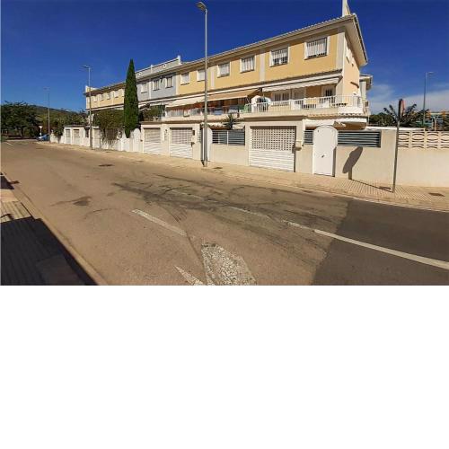 Beautiful home in Gandia with Outdoor swimming pool, WiFi and 5 Bedrooms