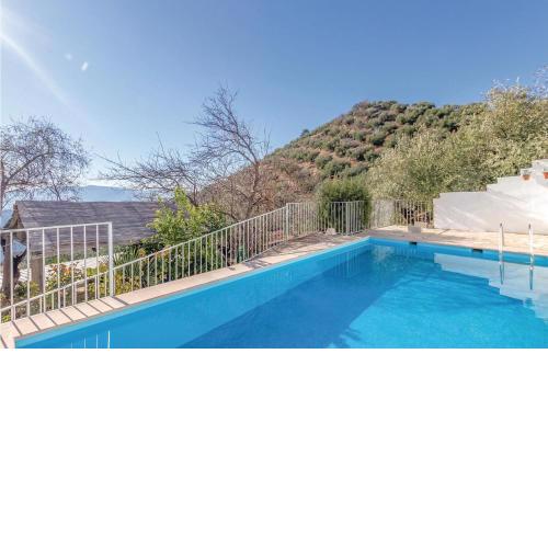 Beautiful home in Iznjar with 6 Bedrooms and Outdoor swimming pool