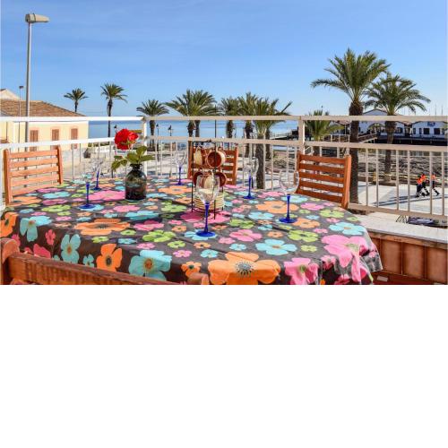Beautiful home in Los Alczares with 3 Bedrooms and Internet