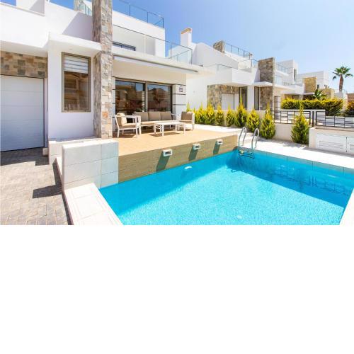 Beautiful Home In Los Alczares With 4 Bedrooms, Outdoor Swimming Pool And Swimming Pool