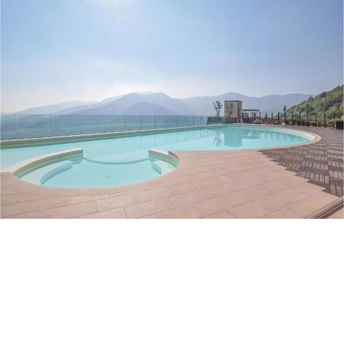 Beautiful home in Magliolo with 2 Bedrooms and Outdoor swimming pool