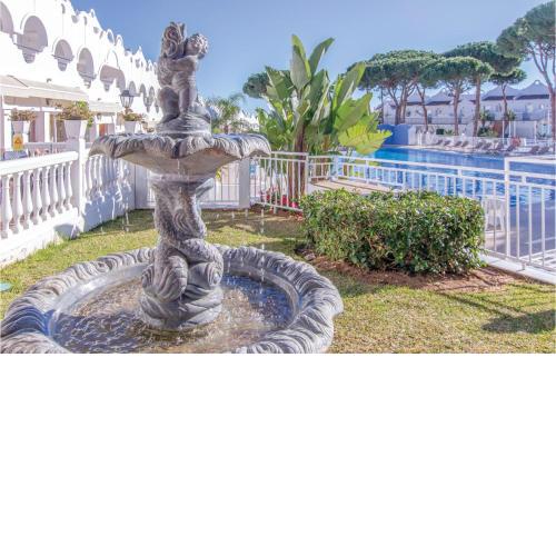 Beautiful home in Marbella with WiFi, 2 Bedrooms and Outdoor swimming pool