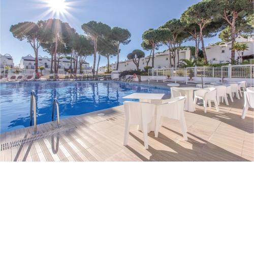 Beautiful Home In Marbella With Wifi, Outdoor Swimming Pool And Swimming Pool