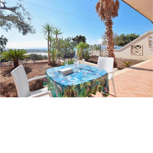 Beautiful home in Marina di Ragusa with WiFi and 2 Bedrooms