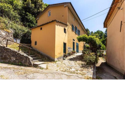 Beautiful home in Marliana with WiFi and 3 Bedrooms