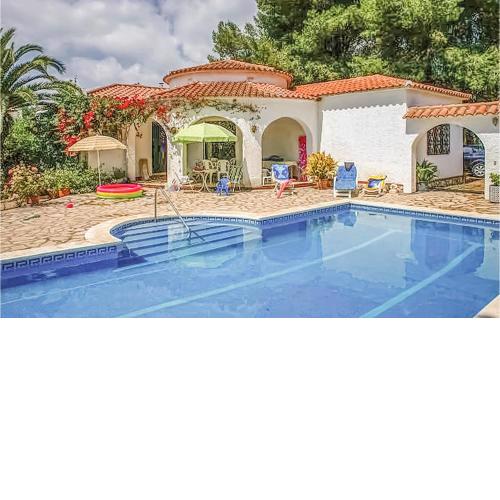 Beautiful Home In Miami Platja With 3 Bedrooms, Wifi And Outdoor Swimming Pool
