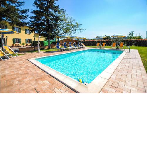 Beautiful home in Montecatini Terme with WiFi, 2 Bedrooms and Outdoor swimming pool