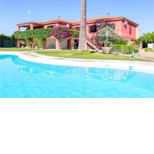 Beautiful Home In Morn De La Frontera With 5 Bedrooms, Wifi And Swimming Pool